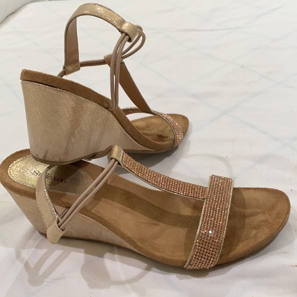 Pink sequin wedge sandal. Only worn once! - Picture 2 of 2